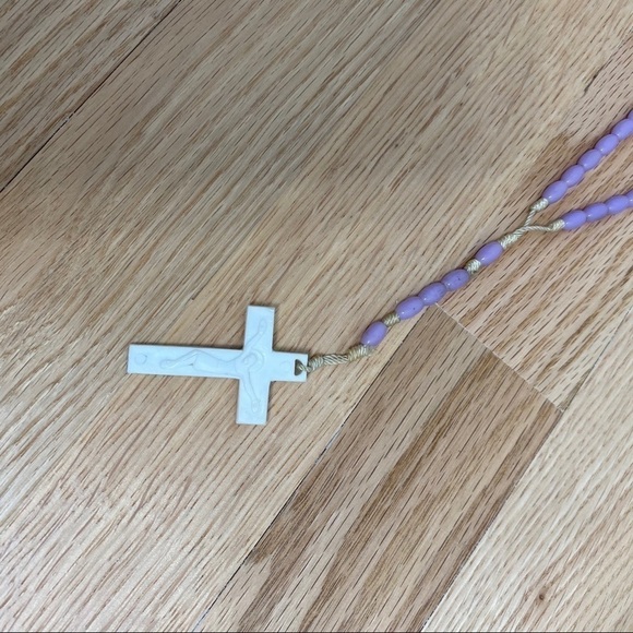 Vintage Pastel Purple Beaded Plastic Rosary Cross - Picture 4 of 5
